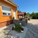 Mira Kucko Oreglak