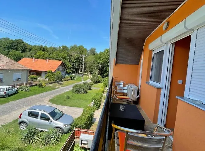 Mira Kucko Oreglak